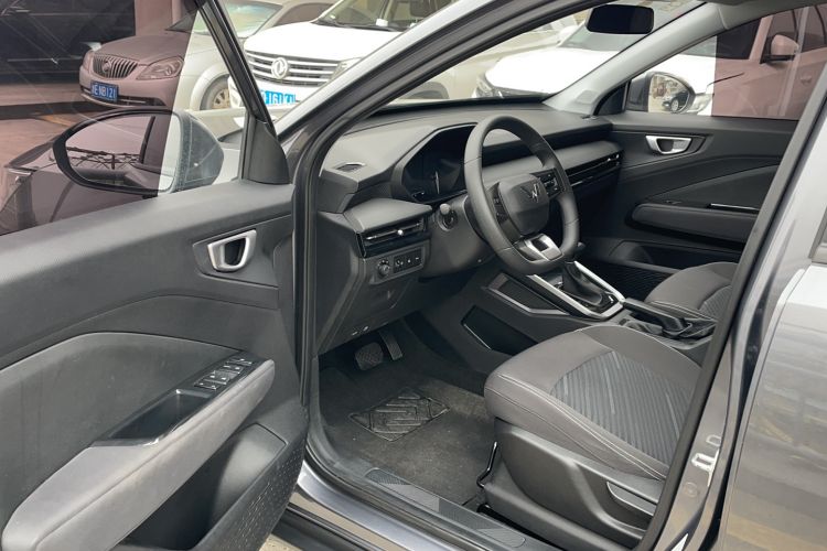 Used Wuling Alvez 2023 1.5L CVT Comfort Edition Interior 2