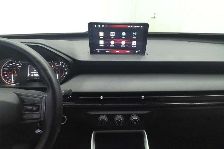 Used Wuling Alvez 2023 1.5L CVT Comfort Edition Audio And AC Panel