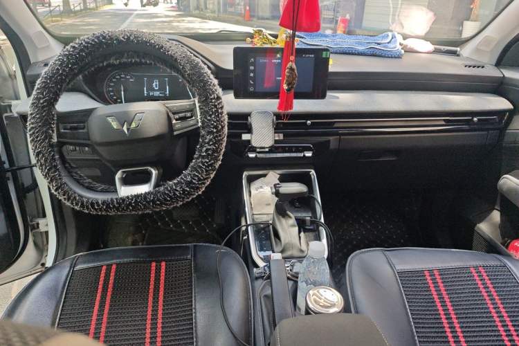 Used Wuling Alvez 2023 1.5L CVT Comfort Edition Center Console