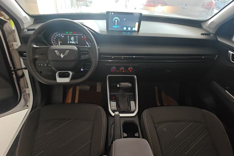 Used Wuling Alvez 2023 1.5L CVT Comfort Edition Center Console