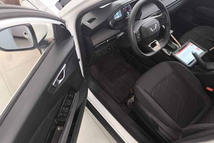 Used Wuling Alvez 2023 1.5L CVT Comfort Edition Driver Seat