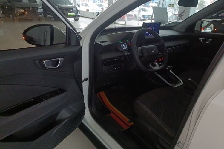 Used Wuling Alvez 2023 1.5L CVT Comfort Edition Driver Seat