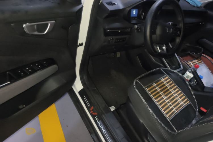 Used Wuling Alvez 2023 1.5L CVT Comfort Edition Driver Seat