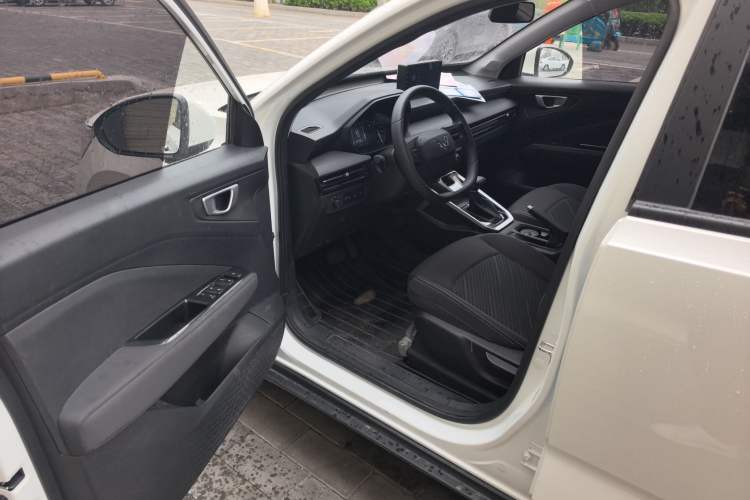 Used Wuling Alvez 2023 1.5L CVT Comfort Edition Driver Seat