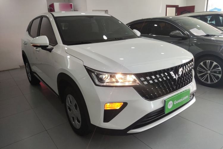 Used Wuling Alvez 2023 1.5L CVT Comfort Edition Front Right 45 Deg