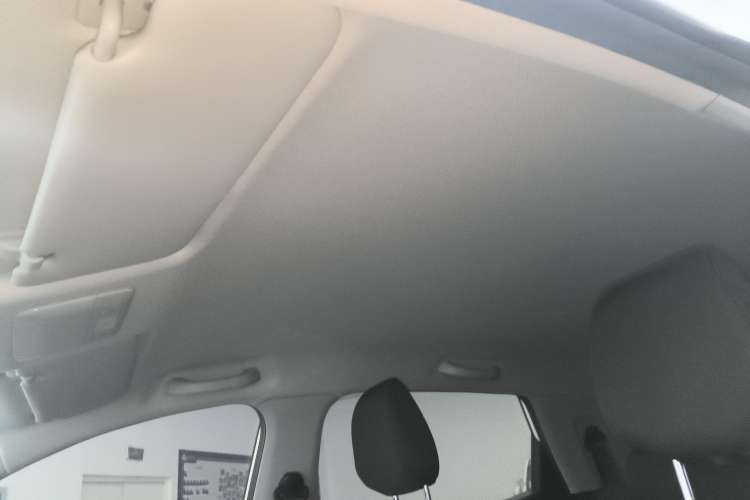 Used Wuling Alvez 2023 1.5L CVT Comfort Edition Headliner