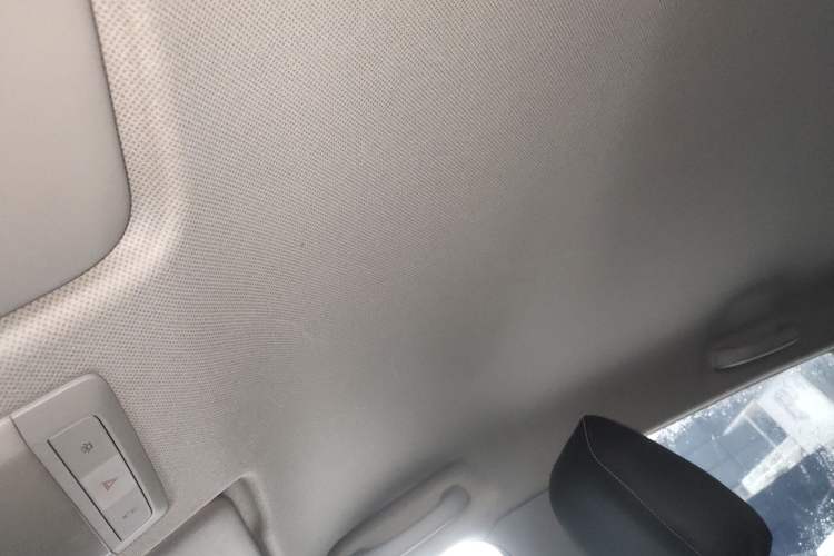 Used Wuling Alvez 2023 1.5L CVT Comfort Edition Headliner