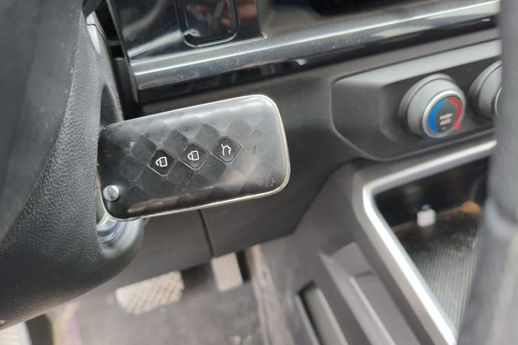 Used Wuling Alvez 2023 1.5L CVT Comfort Edition Interior 1