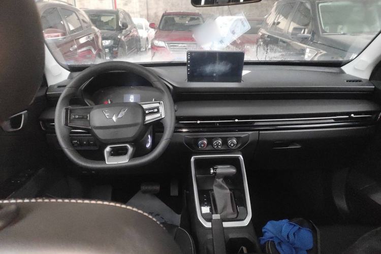 Used Wuling Alvez 2023 1.5L CVT Comfort Edition Interior 2