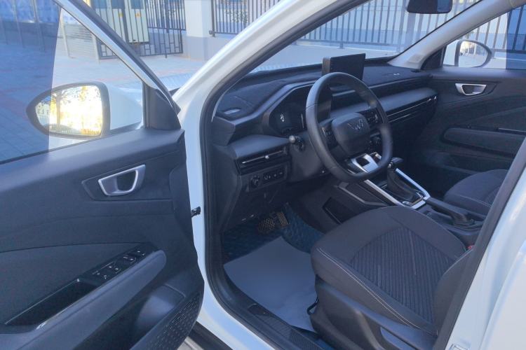 Used Wuling Alvez 2023 1.5L CVT Comfort Edition Interior 2