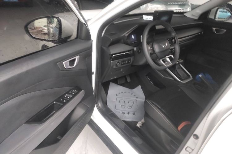 Used Wuling Alvez 2023 1.5L CVT Comfort Edition Interior 3