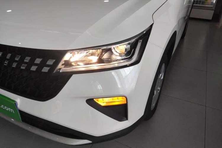 Used Wuling Alvez 2023 1.5L CVT Comfort Edition Left Front Headlight