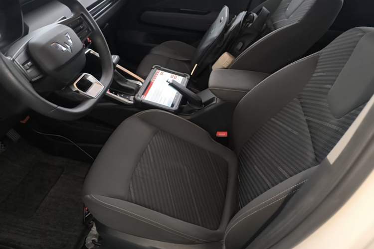 Used Wuling Alvez 2023 1.5L CVT Comfort Edition Left Front Seat