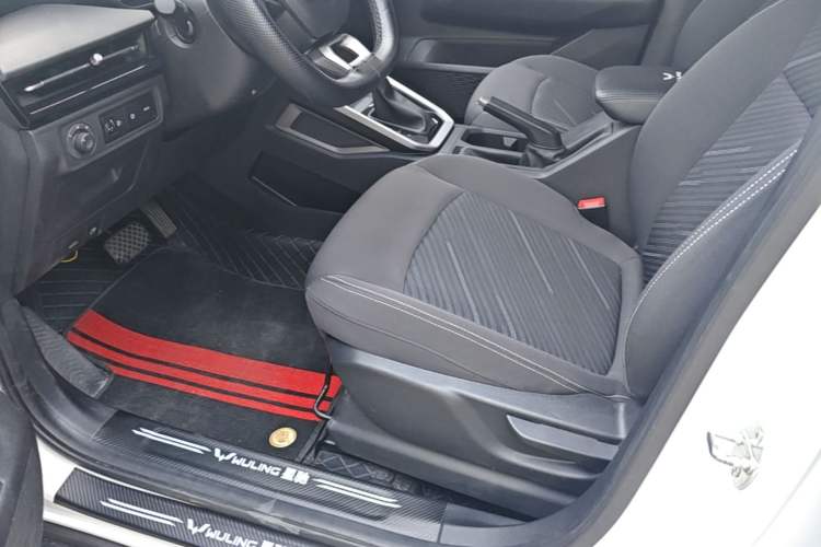 Used Wuling Alvez 2023 1.5L CVT Comfort Edition Left Front Seat