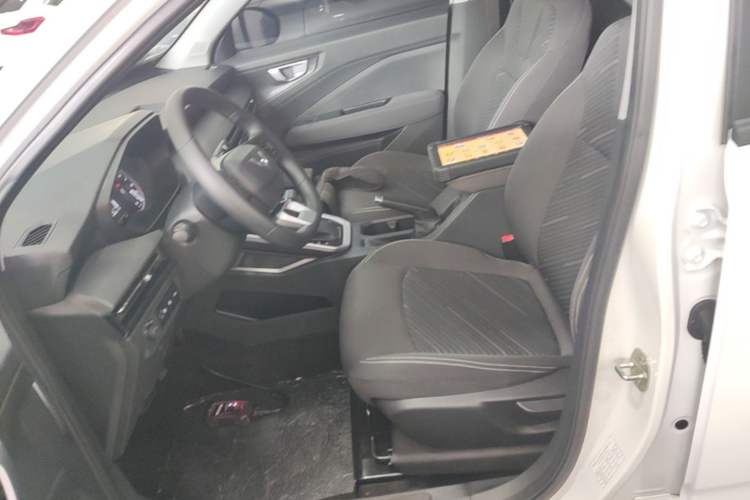 Used Wuling Alvez 2023 1.5L CVT Comfort Edition Left Front Seat