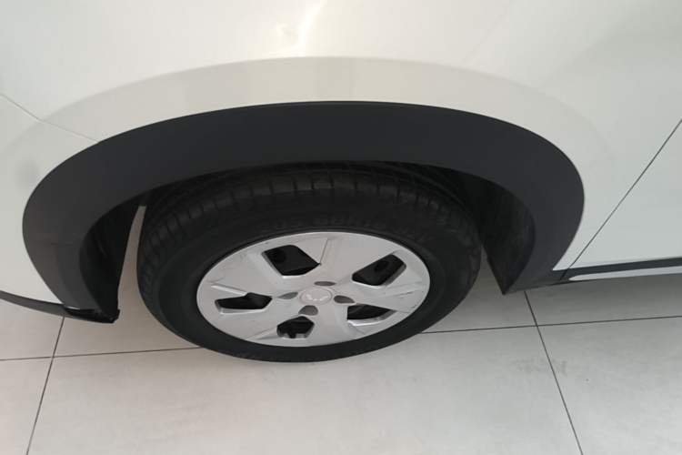 Used Wuling Alvez 2023 1.5L CVT Comfort Edition Left Front Wheel Hub