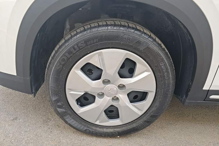 Used Wuling Alvez 2023 1.5L CVT Comfort Edition Left Front Wheel Hub