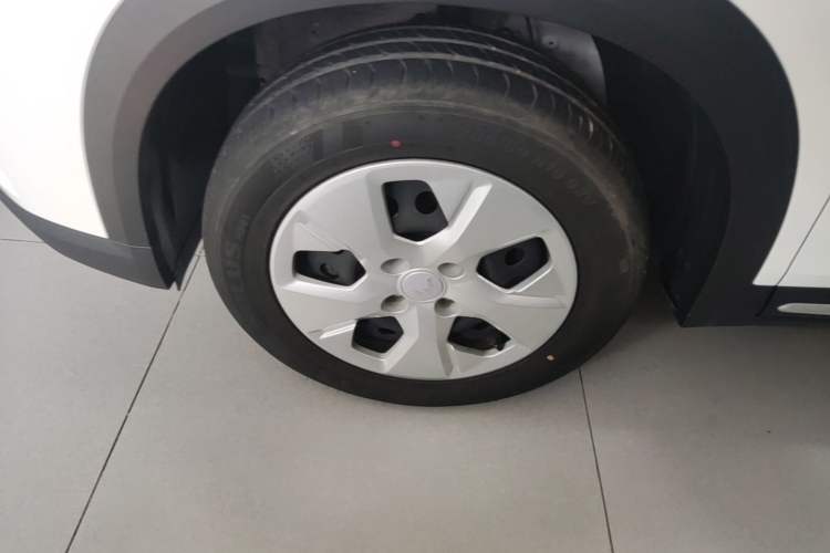 Used Wuling Alvez 2023 1.5L CVT Comfort Edition Left Front Wheel Hub