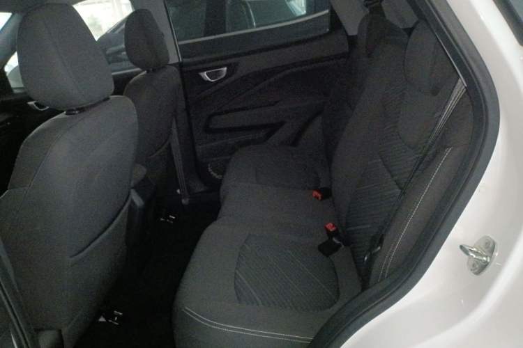 Used Wuling Alvez 2023 1.5L CVT Comfort Edition Left Rear Seat
