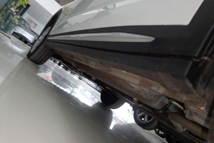 Used Wuling Alvez 2023 1.5L CVT Comfort Edition Left Side Sill