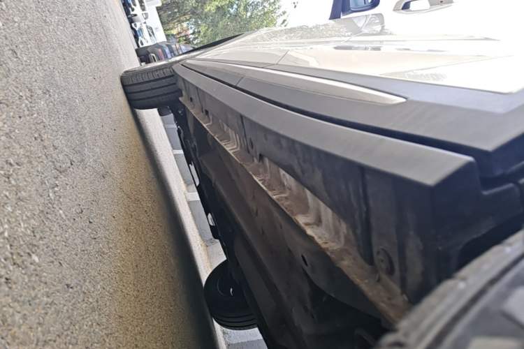 Used Wuling Alvez 2023 1.5L CVT Comfort Edition Left Side Sill