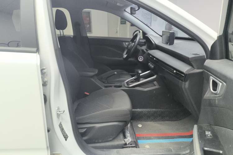 Used Wuling Alvez 2023 1.5L CVT Comfort Edition Right Front Seat