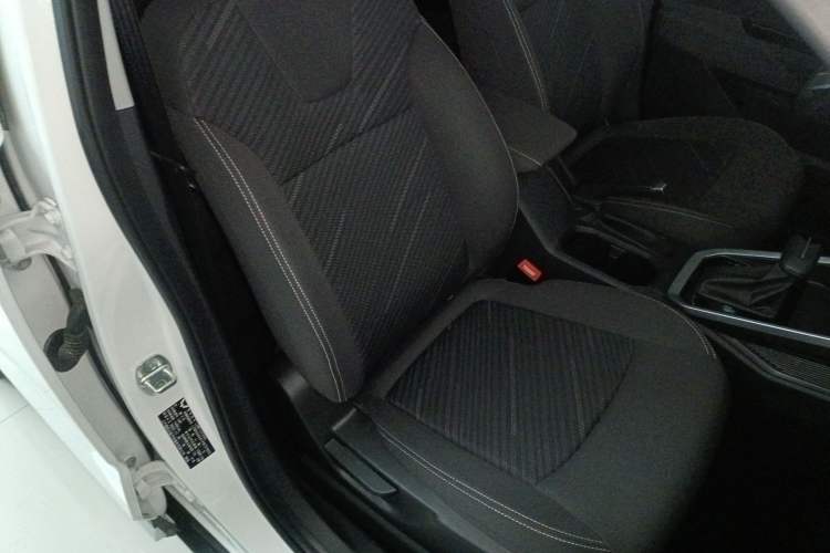 Used Wuling Alvez 2023 1.5L CVT Comfort Edition Right Front Seat