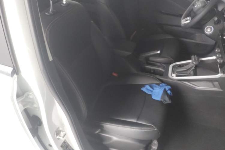 Used Wuling Alvez 2023 1.5L CVT Comfort Edition Right Front Seat