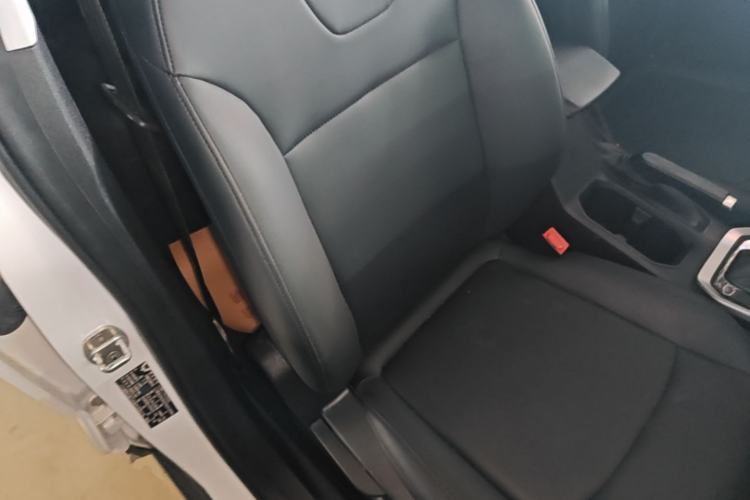 Used Wuling Alvez 2023 1.5L CVT Comfort Edition Right Front Seat