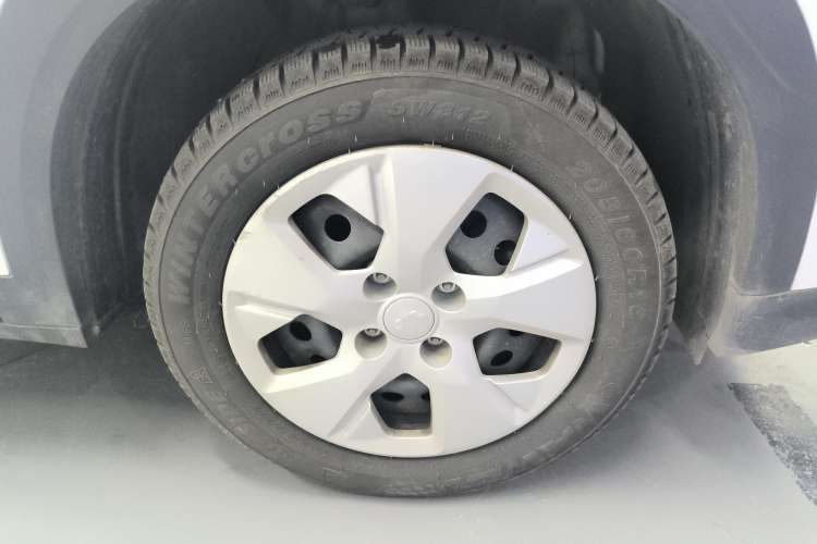 Used Wuling Alvez 2023 1.5L CVT Comfort Edition Right Front Wheel Hub