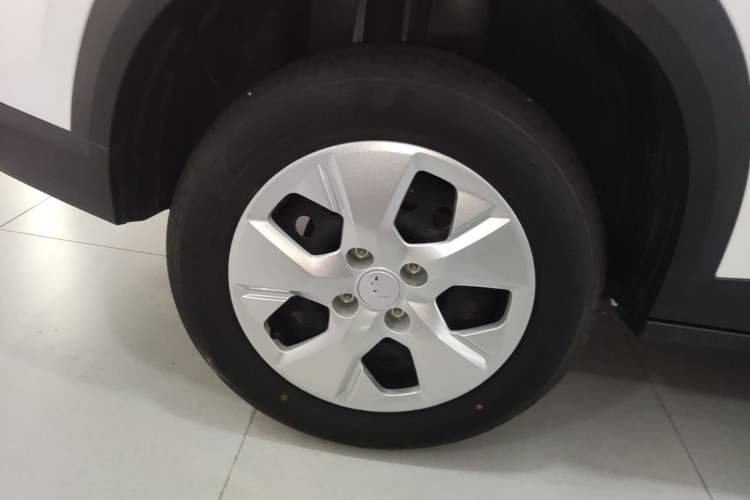 Used Wuling Alvez 2023 1.5L CVT Comfort Edition Right Rear Wheel Hub