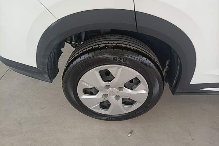 Used Wuling Alvez 2023 1.5L CVT Comfort Edition Right Rear Wheel Hub