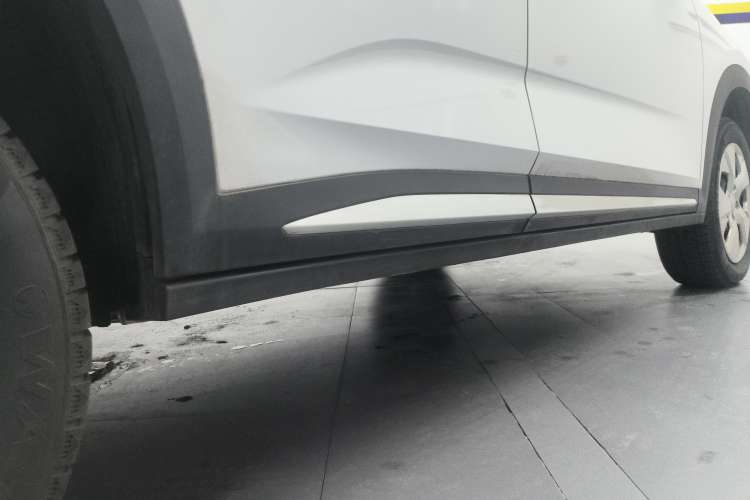 Used Wuling Alvez 2023 1.5L CVT Comfort Edition Right Side Sill