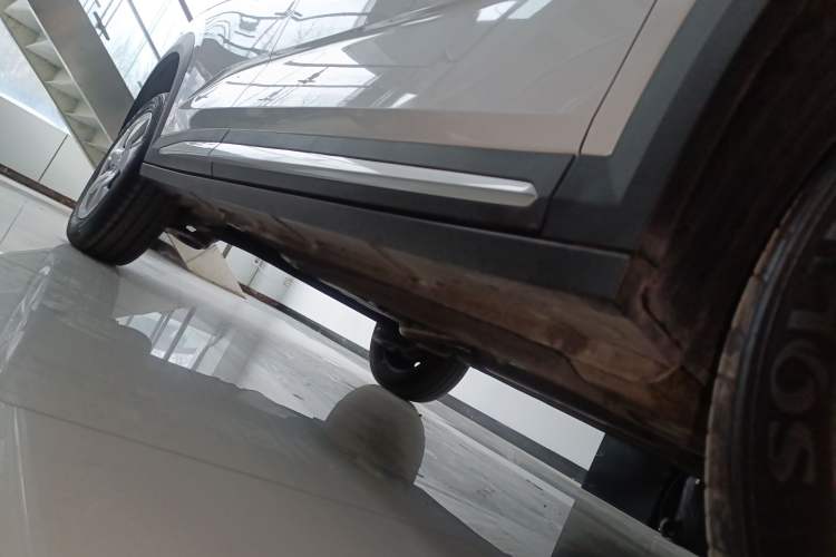 Used Wuling Alvez 2023 1.5L CVT Comfort Edition Right Side Sill