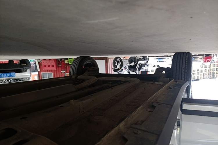 Used Wuling Alvez 2023 1.5L CVT Comfort Edition Right Side Sill