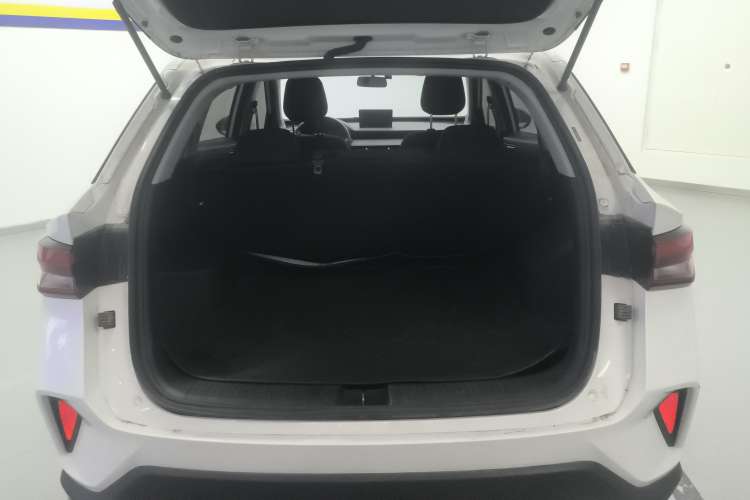 Used Wuling Alvez 2023 1.5L CVT Comfort Edition Trunk