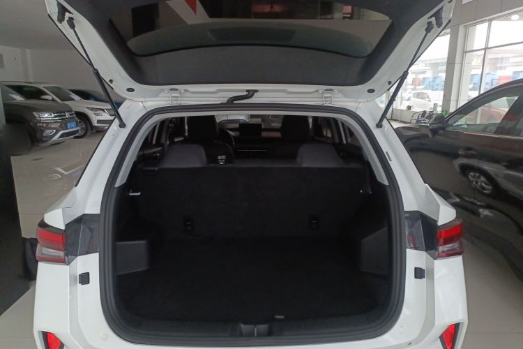 Used Wuling Alvez 2023 1.5L CVT Comfort Edition Trunk