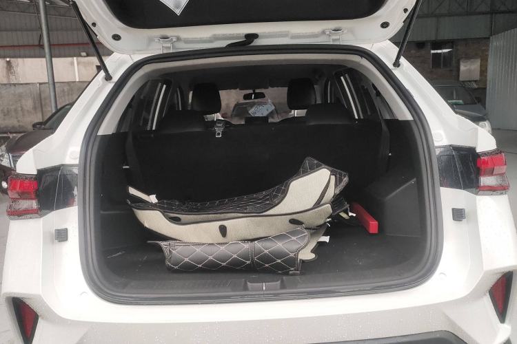 Used Wuling Alvez 2023 1.5L CVT Comfort Edition Trunk