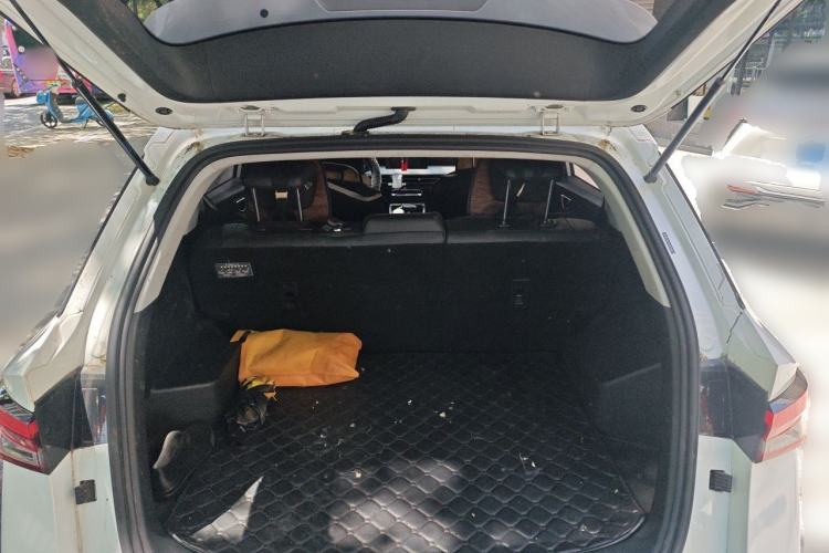 Used Wuling Alvez 2023 1.5L CVT Comfort Edition Trunk