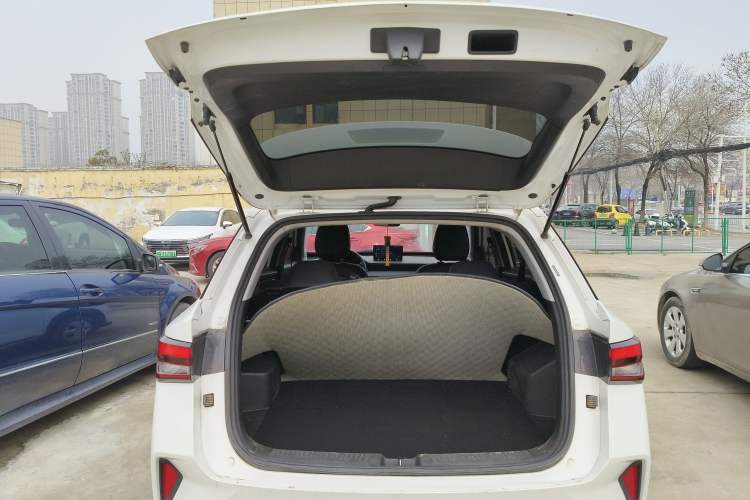 Used Wuling Alvez 2023 1.5L CVT Comfort Edition Trunk