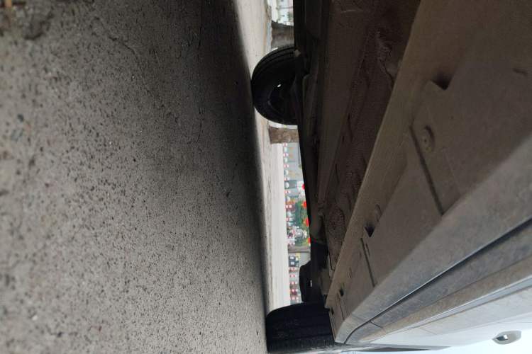 Used Wuling Alvez 2026 1.5L Manual Freedom Model Chassis Front Left