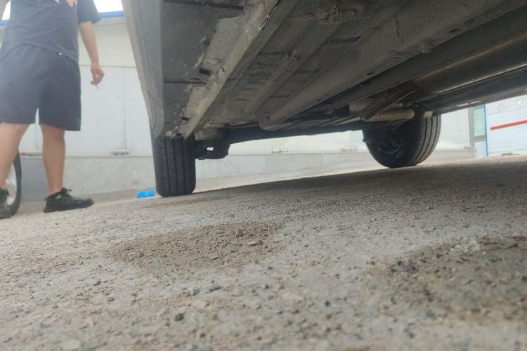Used Wuling Alvez 2026 1.5L Manual Freedom Model Chassis Front Right