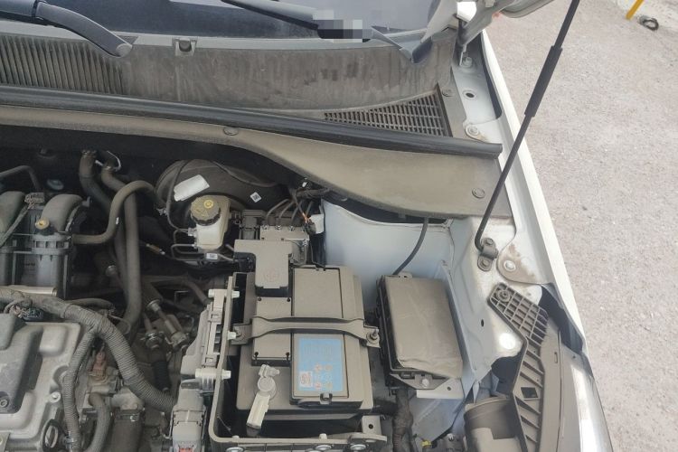Used Wuling Alvez 2026 1.5L Manual Freedom Model Engine Bay Left