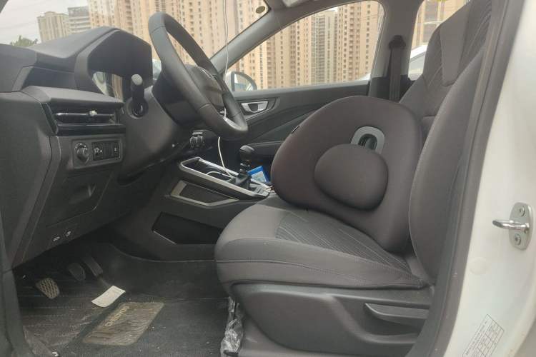Used Wuling Alvez 2026 1.5L Manual Freedom Model Left Front Seat