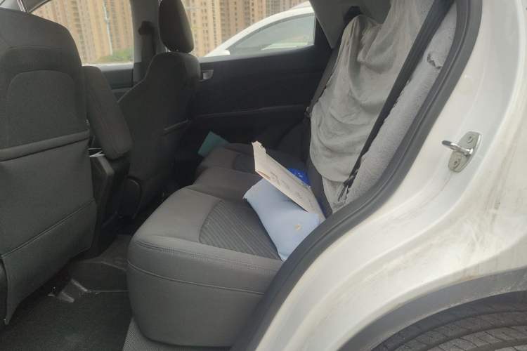 Used Wuling Alvez 2026 1.5L Manual Freedom Model Left Rear Seat