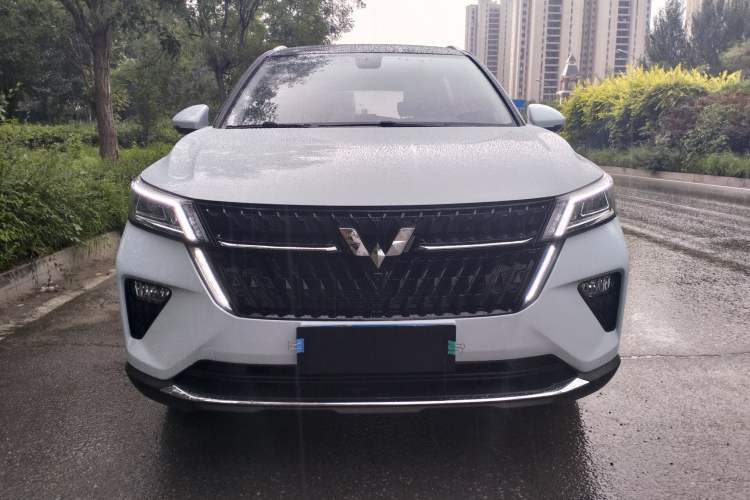 Used Wuling Asta 2022 2.0L DHT Electric-Speed Version Exterior 1