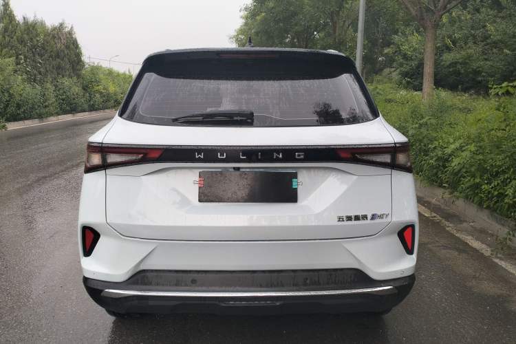 Used Wuling Asta 2022 2.0L DHT Electric-Speed Version Exterior 4