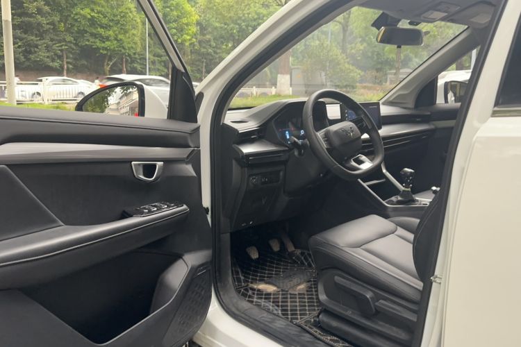Used Wuling Asta 2021 1.5T Manual Star Edition Interior 2