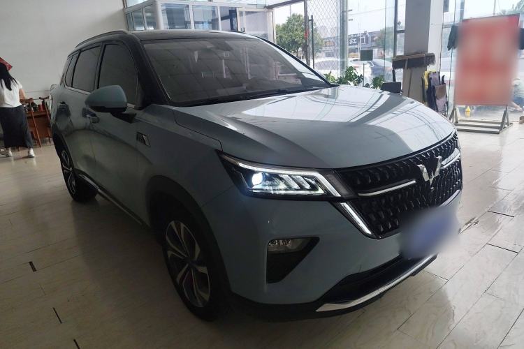 Used Wuling Asta 2021 1.5T CVT Starlight Edition Front Right 45 Deg