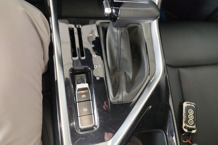 Used Wuling Asta 2021 1.5T CVT Starlight Edition Gear Lever